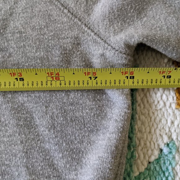 Forever 21 Cropped Sweatshirt in Grey - Picture 4 of 5